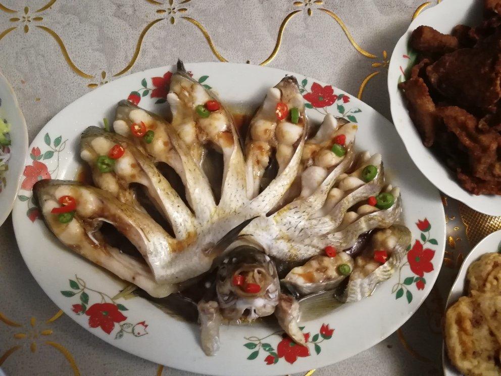 孔雀开屏清蒸鱼