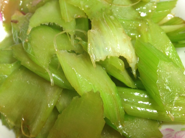 炝炒芹菜
