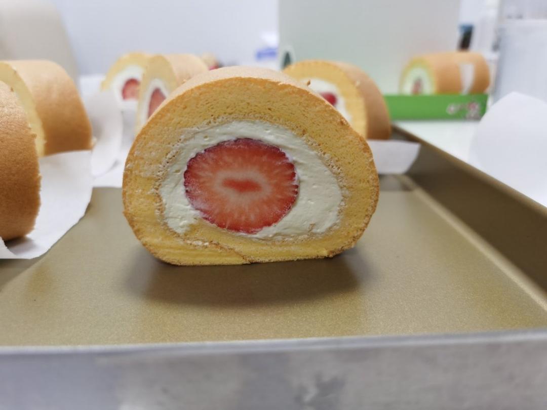 草莓卷