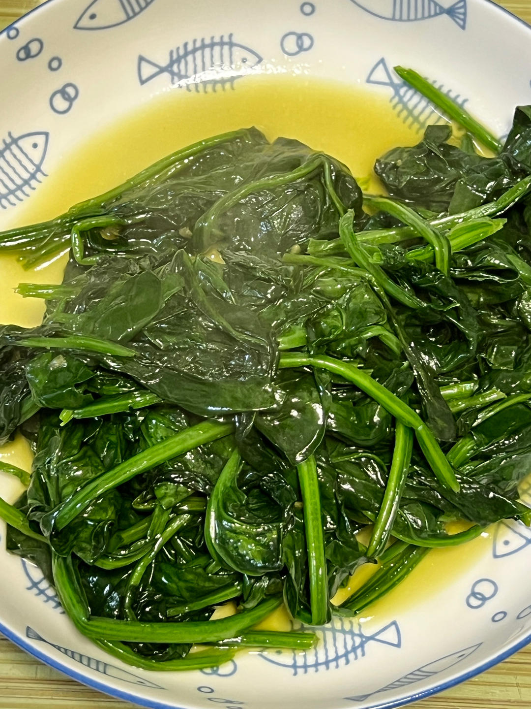 如此精致的 清炒菠菜苗