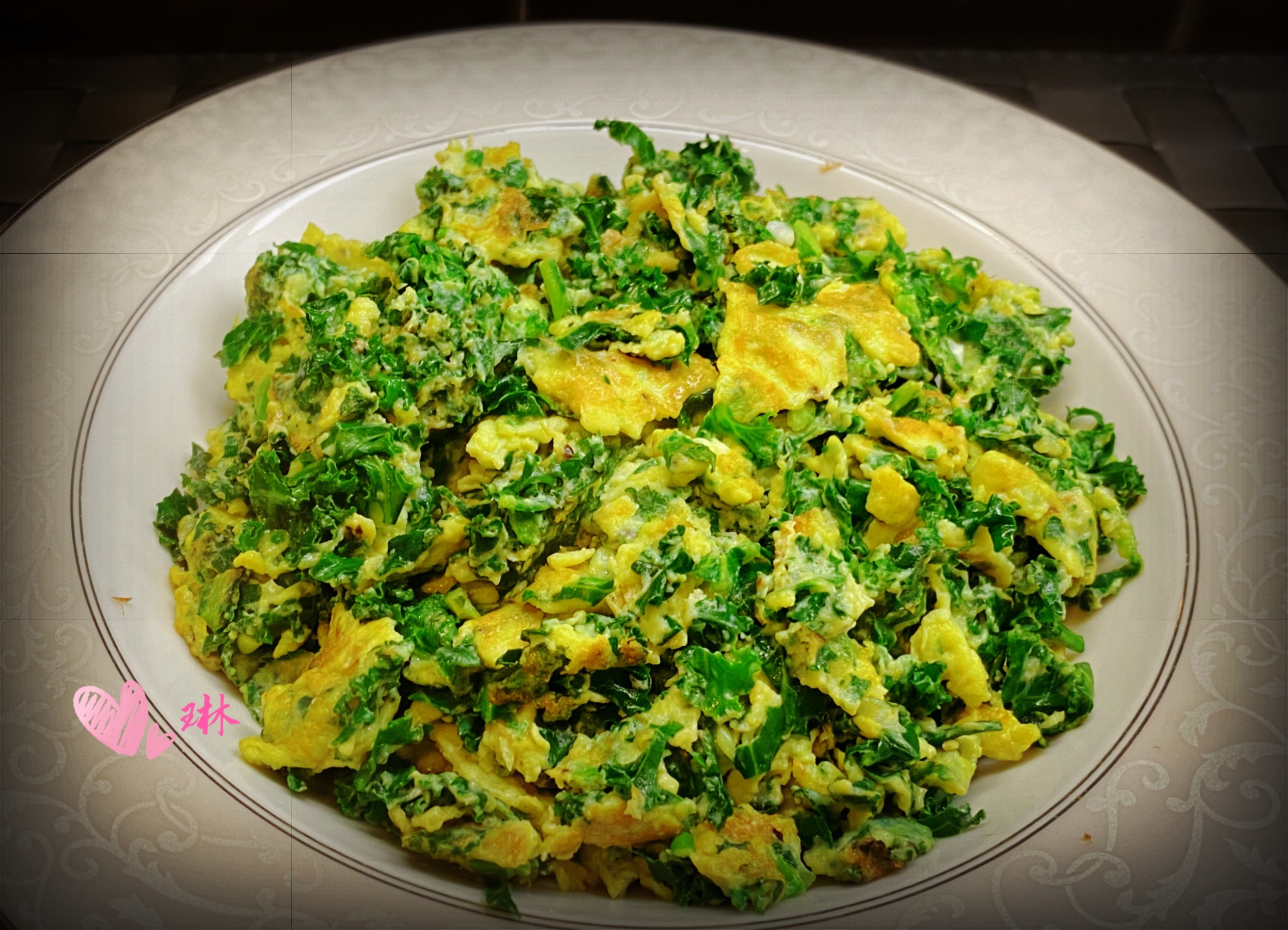 美国版香椿炒蛋：羽衣甘蓝炒鸡蛋，这下你不会嫌Kale难吃了！的做法