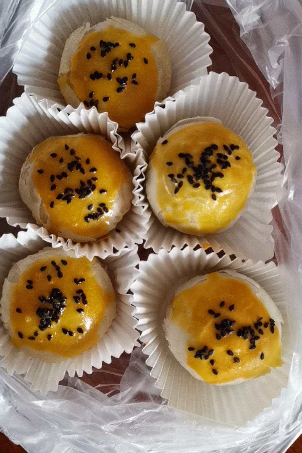 从炒红豆沙开始做蛋黄酥（视频）