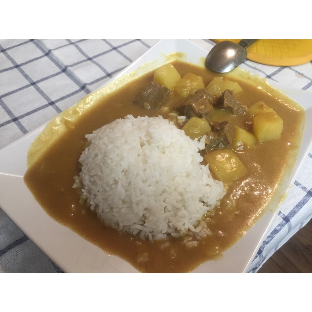日式咖喱牛肉饭