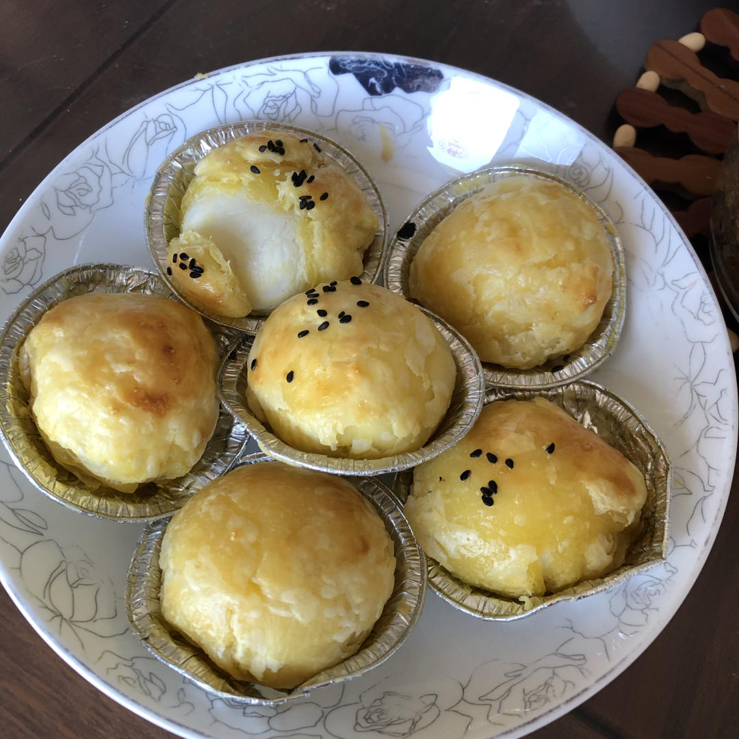 汤圆和蛋挞皮的完美结合👍黑芝麻汤圆酥😋