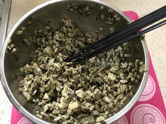 快手橄榄菜鸡蛋豆腐素包子的做法