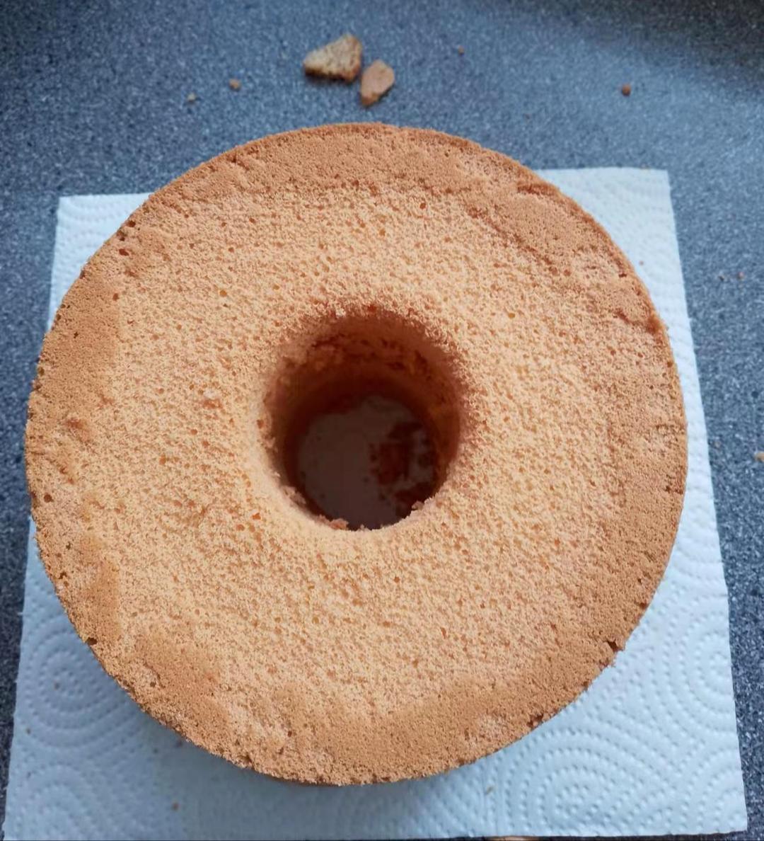 轻盈Q弹的戚风蛋糕（中空模）