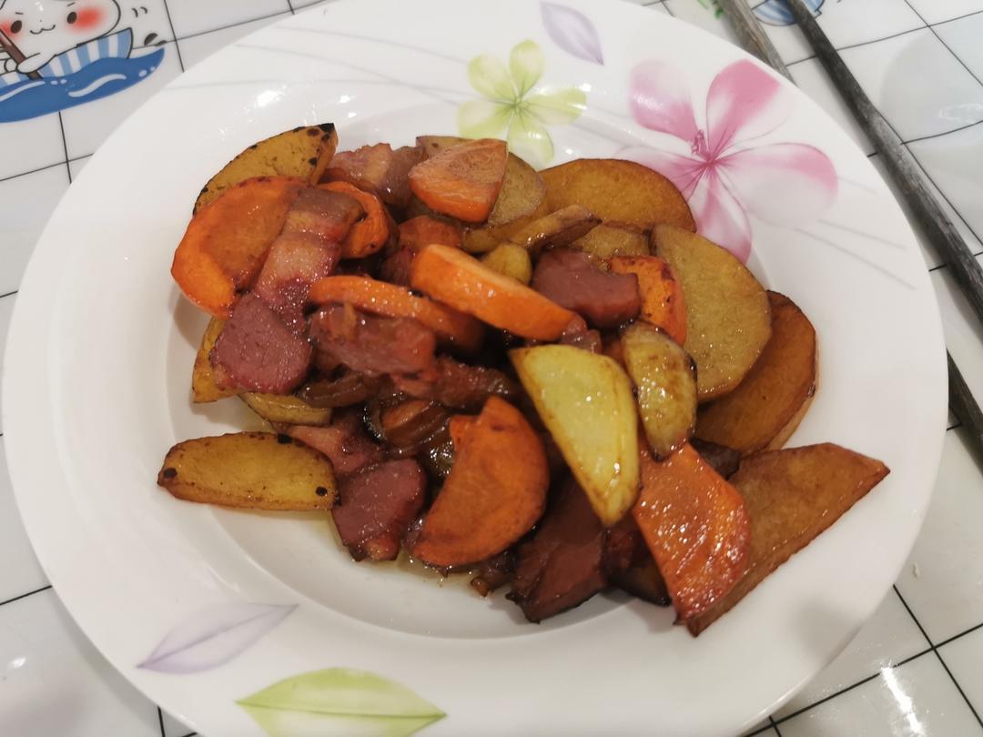 快手菜 | 腊肠炒胡萝卜土豆