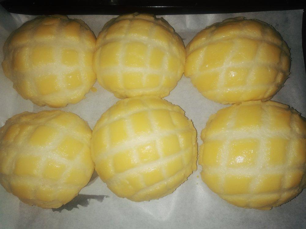 好吃到炸裂的港式菠萝包（附带制作酥皮的小视频）