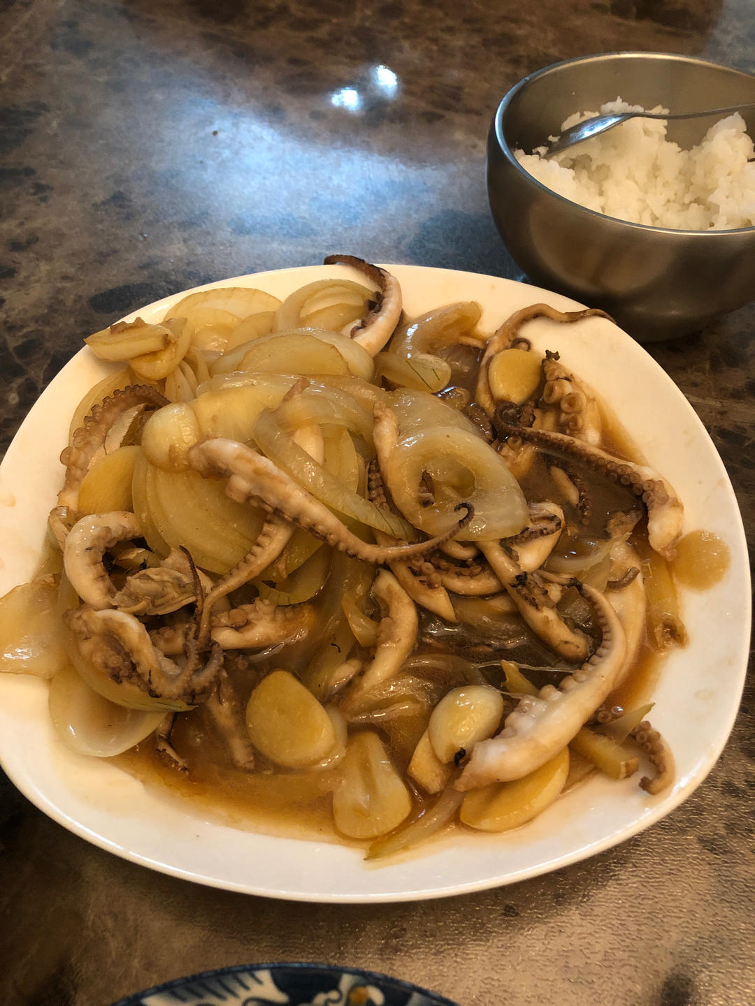 两步搞定脆嫰鲜美的葱爆八爪鱼