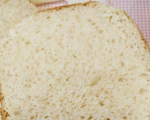 面包机版 中筋面粉做的超软白面包吐司（2-3人份）的做法 步骤1