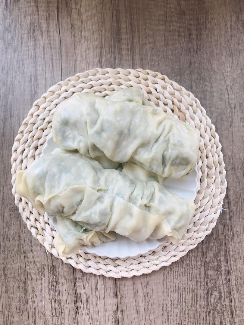 幸运晴天做的菜馍(菜龙,蒸菜卷,皮白,馅绿)