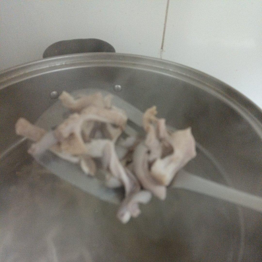 〈胡椒猪肚鸡汤〉，我超级喜欢的味道，欣小厨 😏