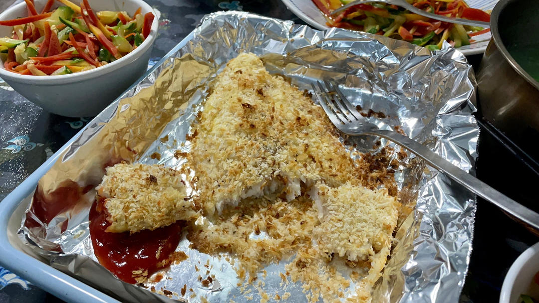 外酥里嫩的鱼排，大人小孩都爱吃——巴沙鱼排