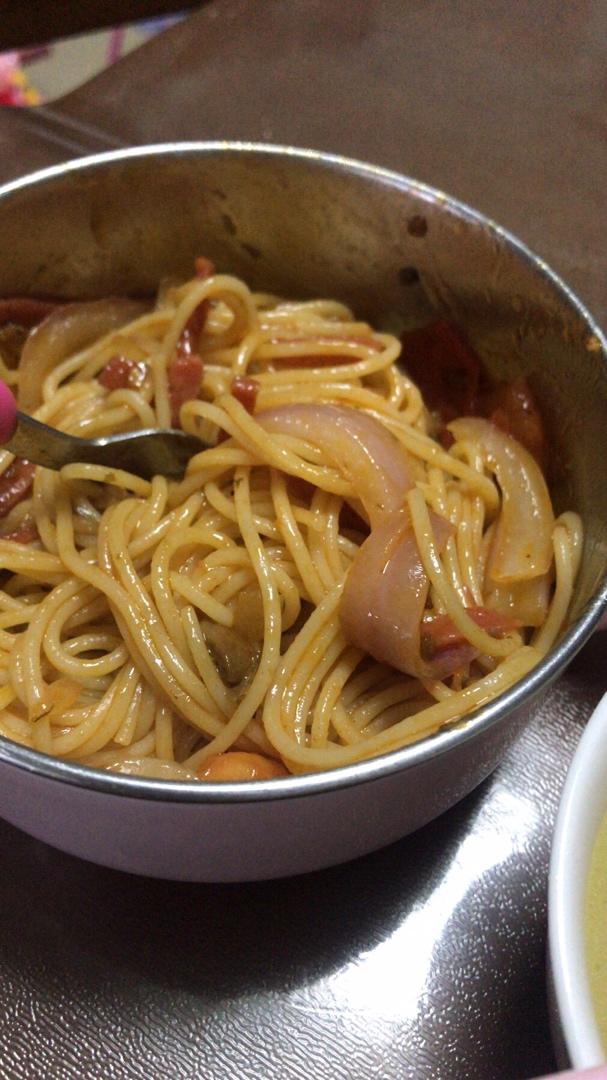 丁丁教你做－晚饭 | 法兰克福香肠橄榄酱意大利面