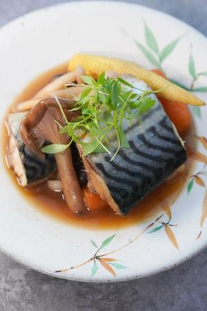 挪威青花鱼菌菇煮物 | 冬天就是要吃暖锅呀！的做法 步骤10