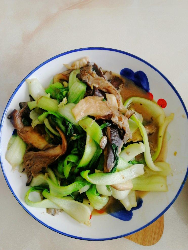 蘑菇炒油菜