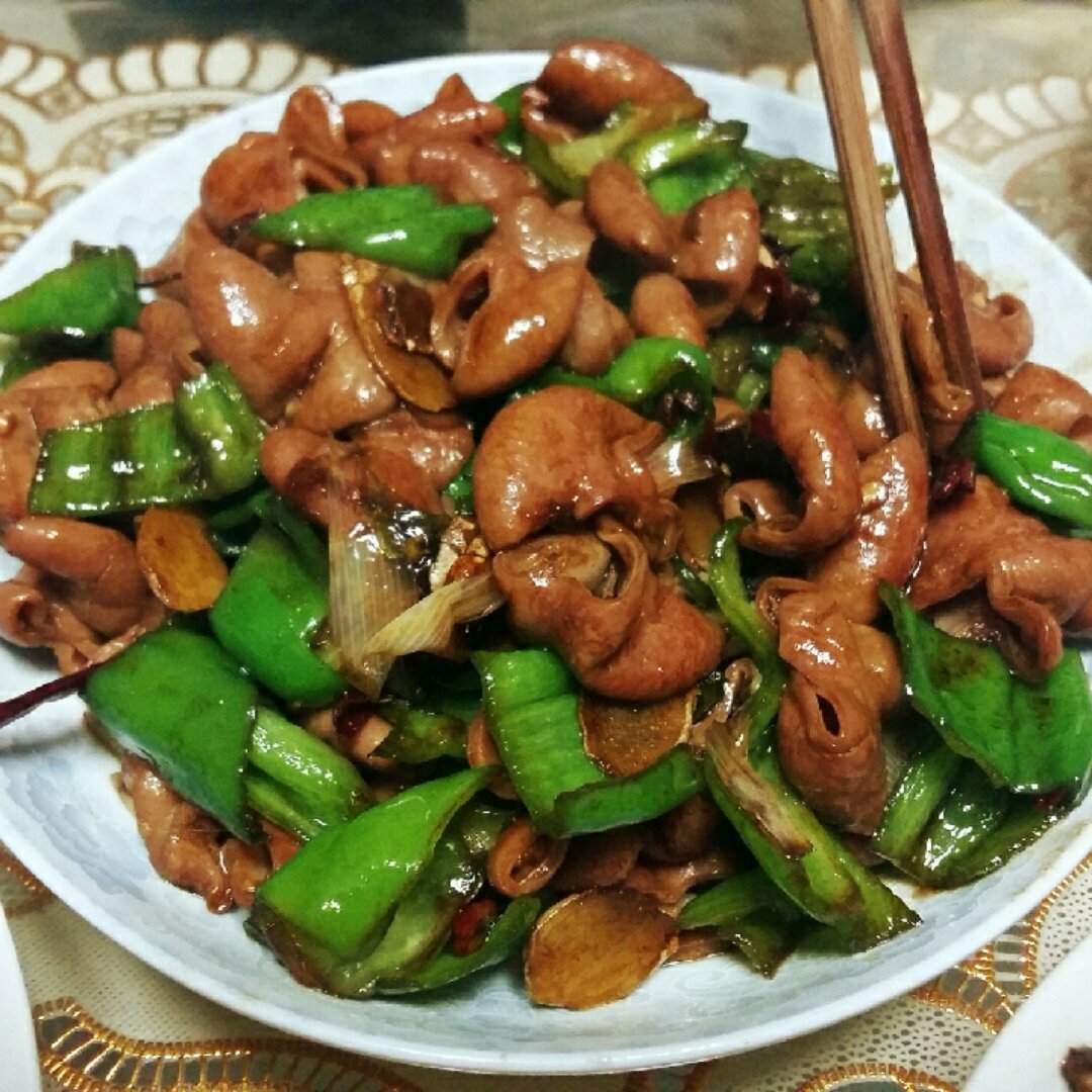 好吃到爆火爆肥肠