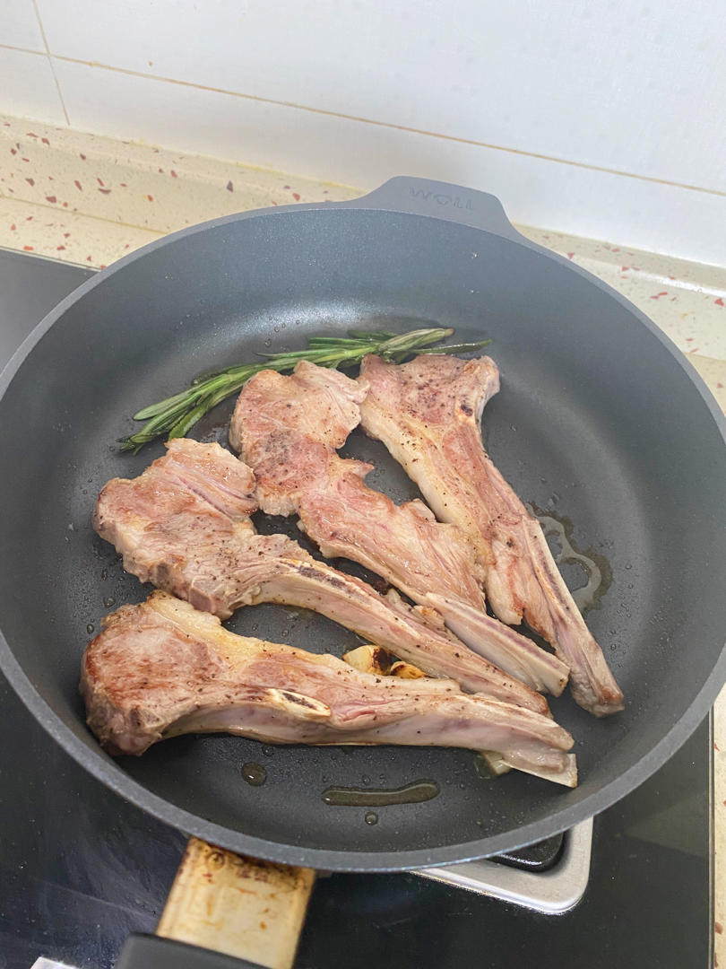 嫩煎羊排