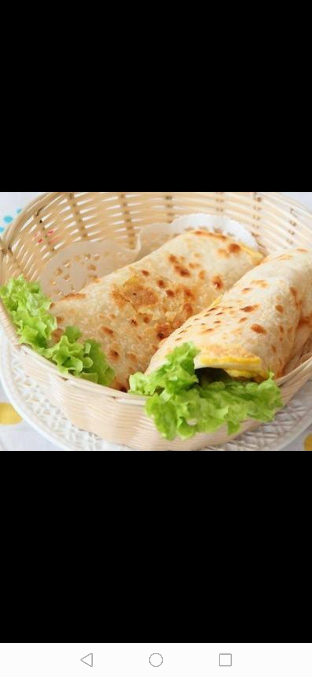 鼓大泡的鸡蛋灌饼(附煎饼酱做法)