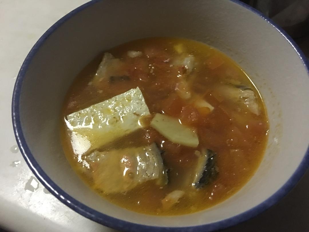 番茄豆腐三文鱼骨汤