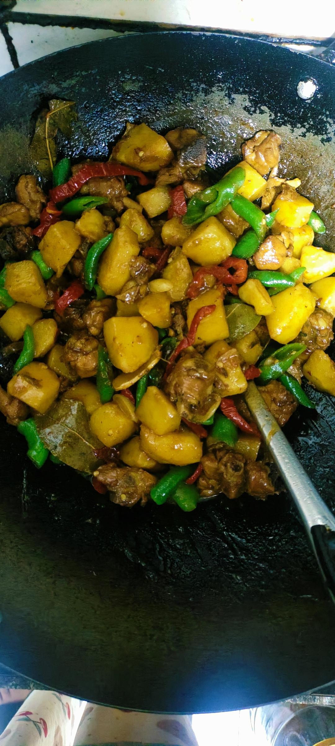 鸡腿顿土豆