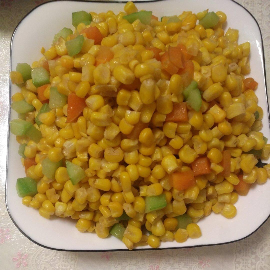 炒四丁（肉丁、豌豆、胡萝卜丁、玉米粒）