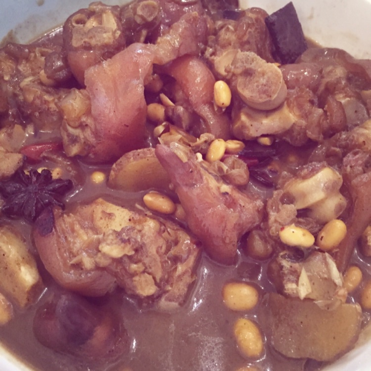 芸豆炖蹄花