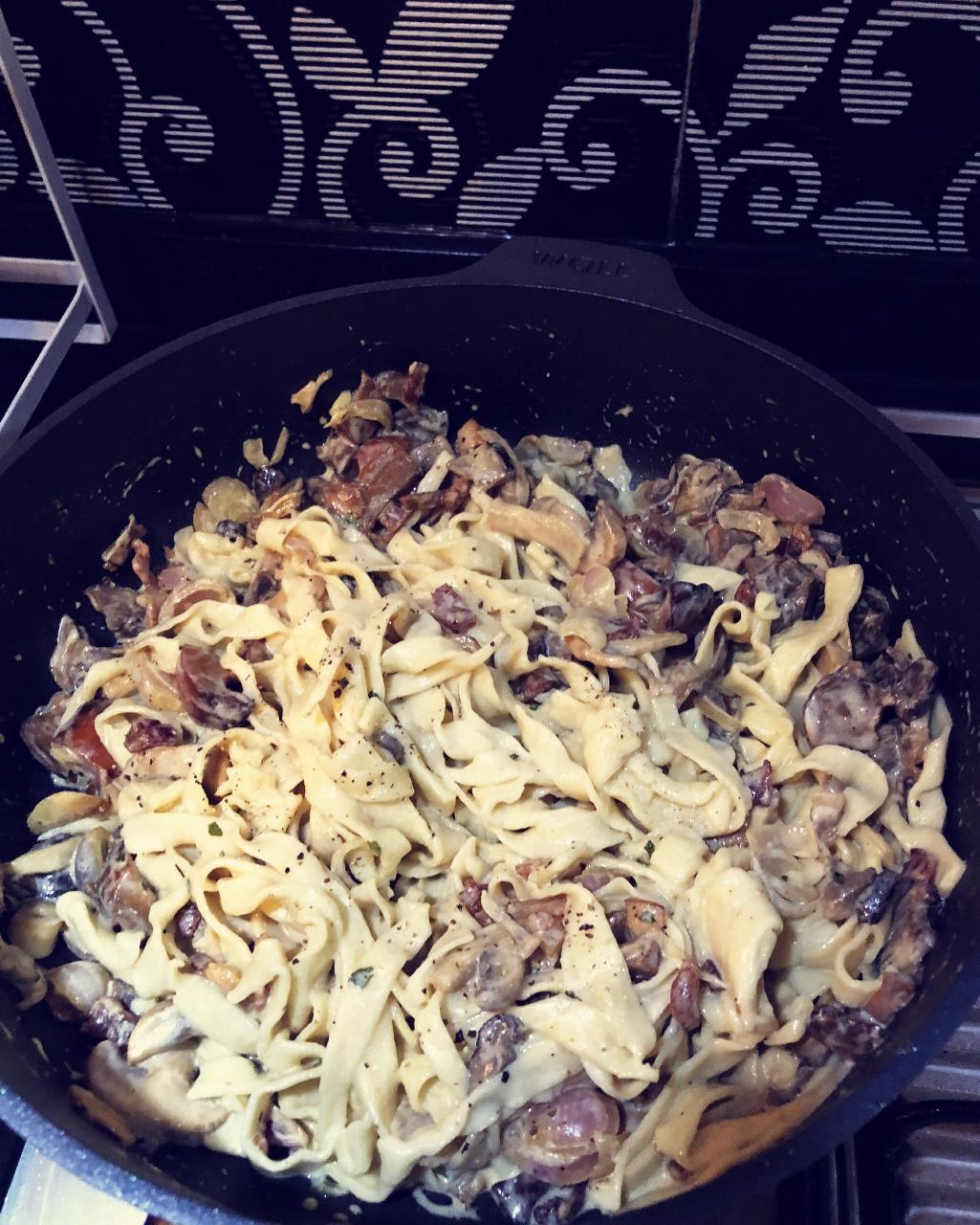 奶油蘑菇白酱意大利面