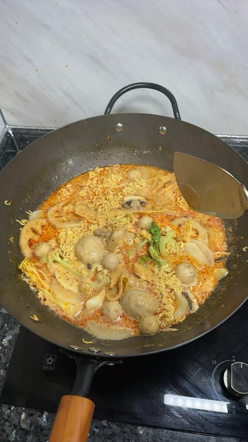 在家自己做的麻辣烫，太香了！！！