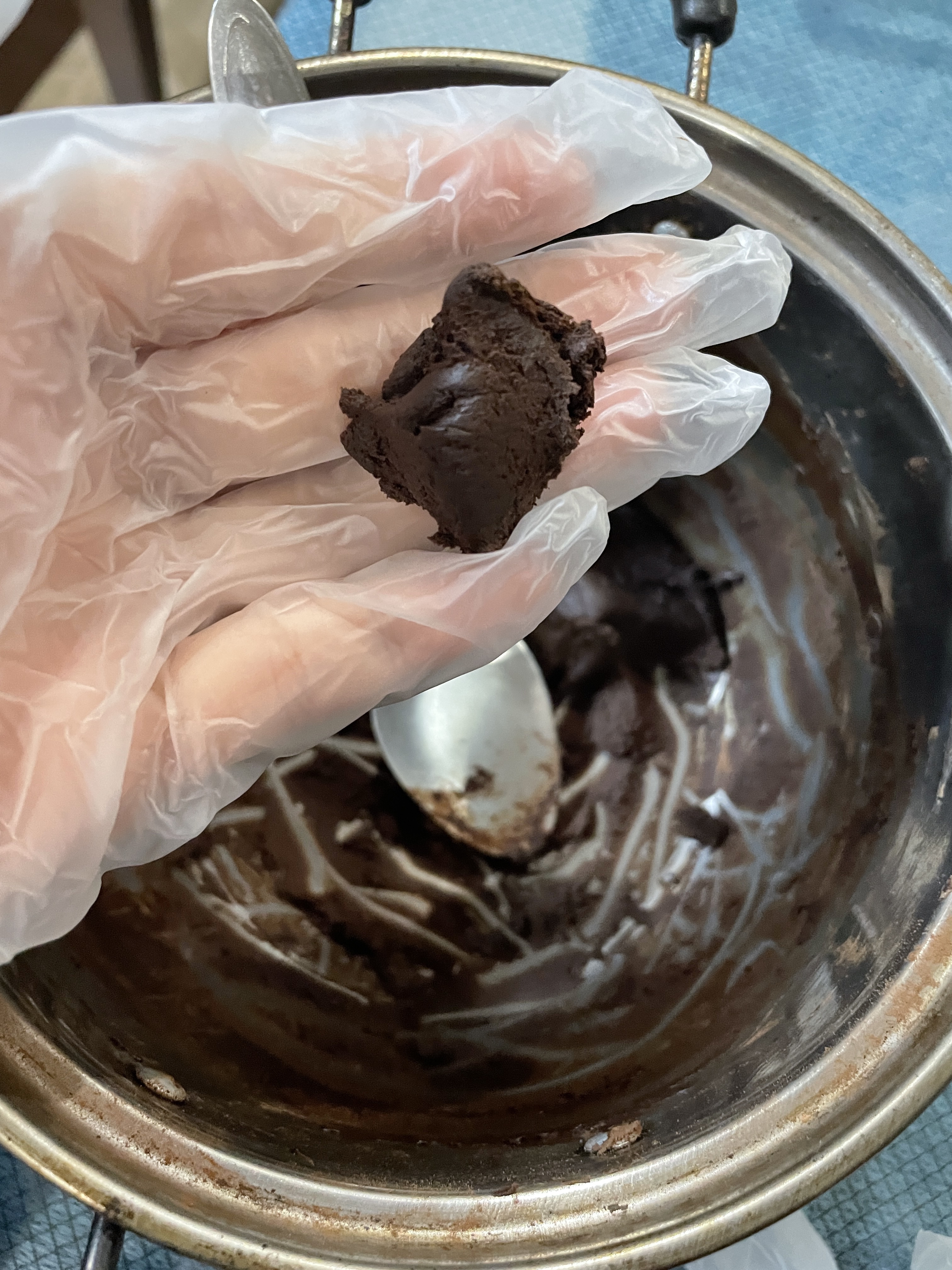 最简单的松露巧克力，只要两种食材（消耗可可粉）的做法 步骤7