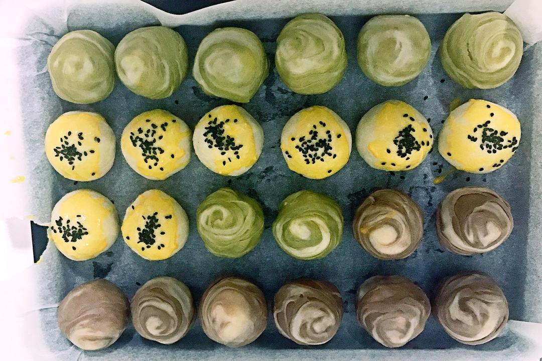 蛋黄酥~紫薯、抹茶、原味~花好月圆，中秋快乐~内附一次做六色蛋黄酥方法~