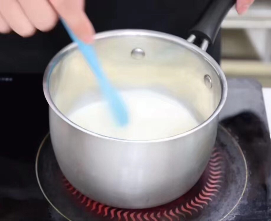 牛奶布丁杯的做法 步骤1