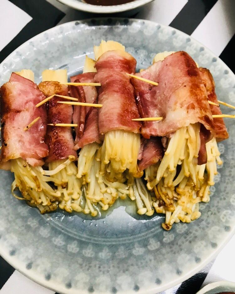 香煎培根金针菇卷