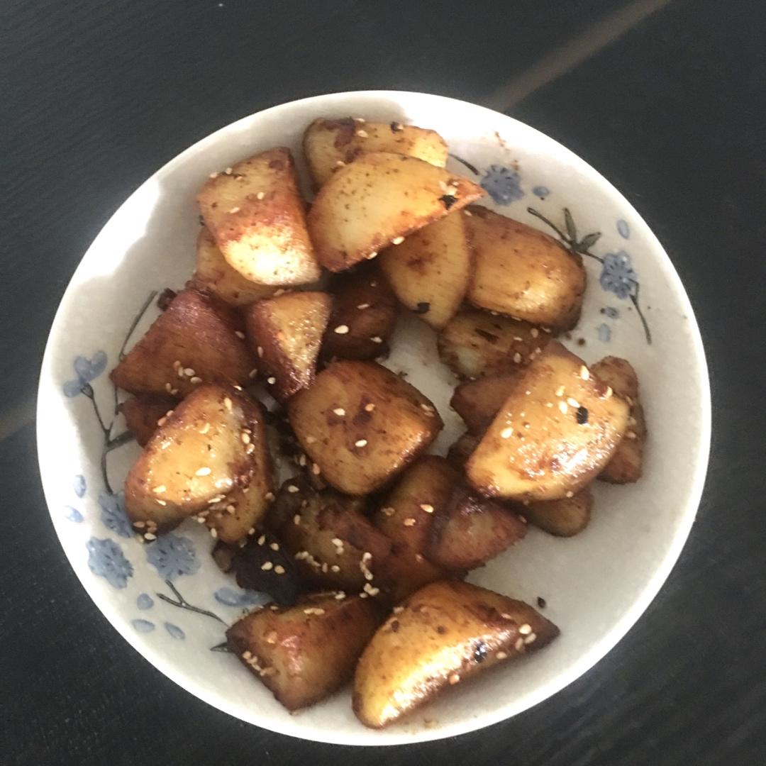 秒杀路边摊！香气扑鼻的【香辣孜然土豆】