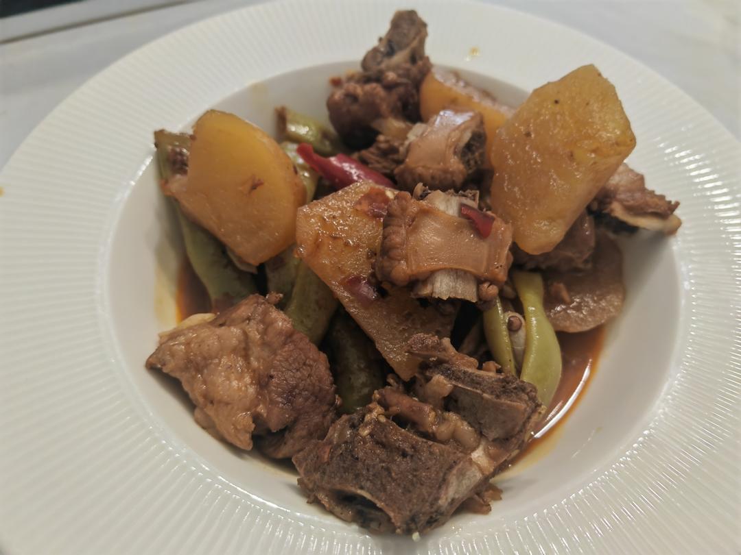 川味土豆烧排骨