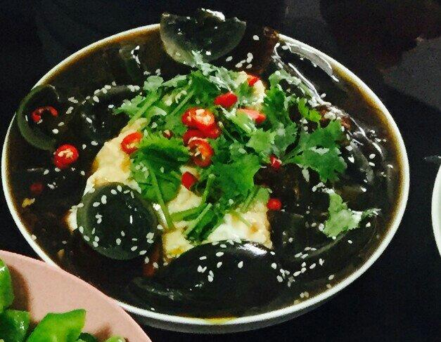 皮蛋拌豆腐