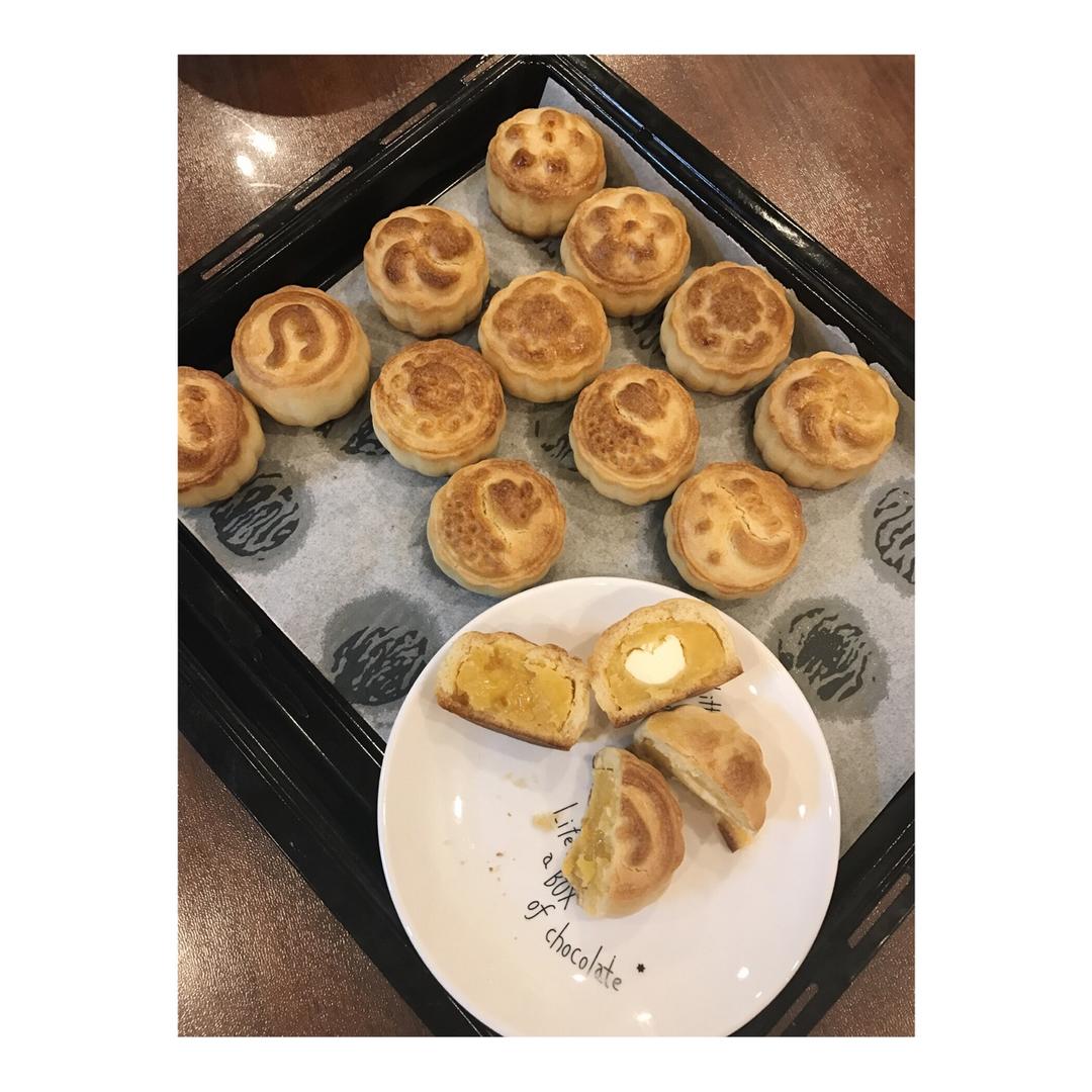 金沙奶黄月饼