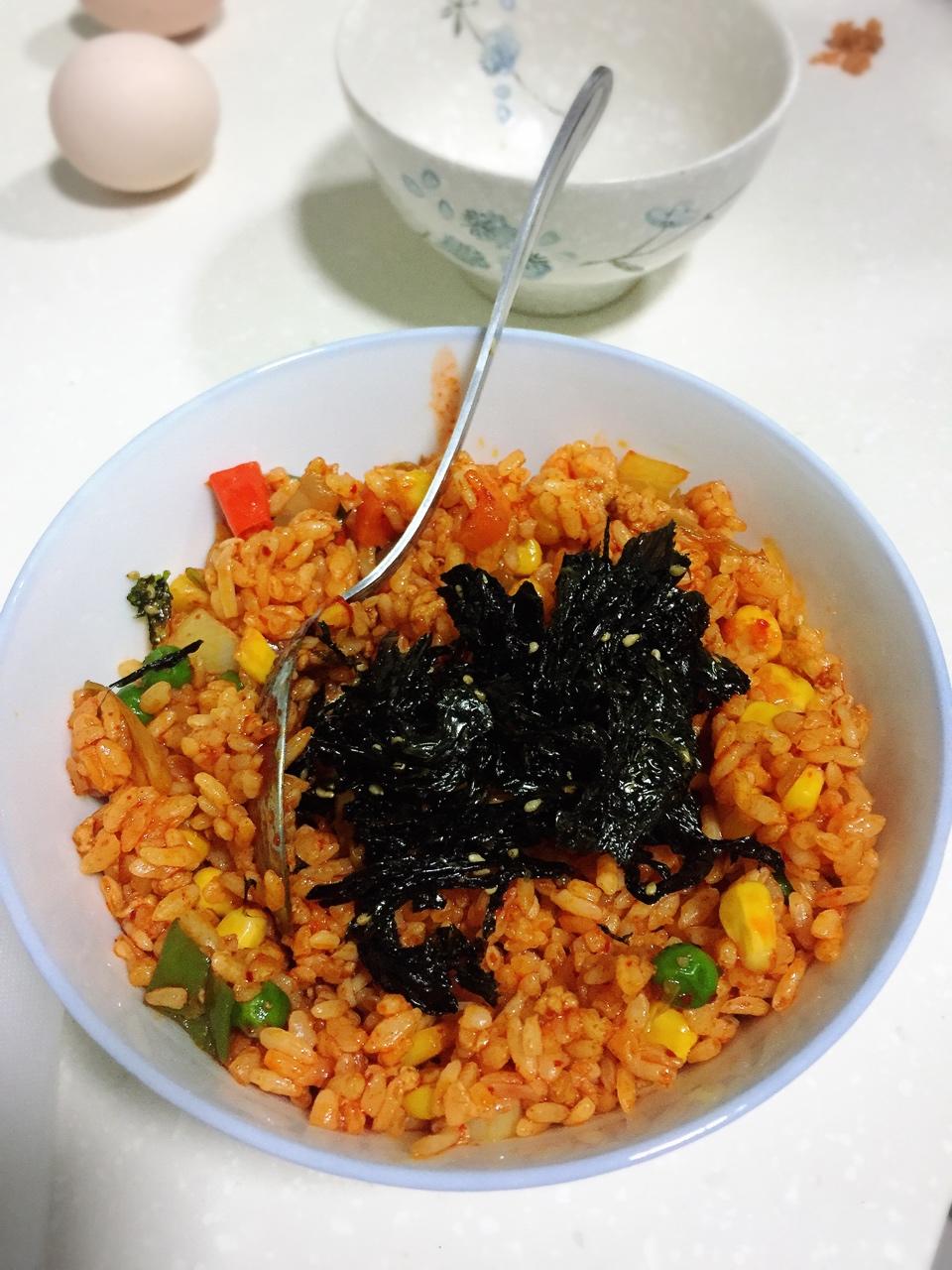 5分钟韩式泡菜炒饭做法