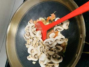 炒口蘑的做法 步骤8