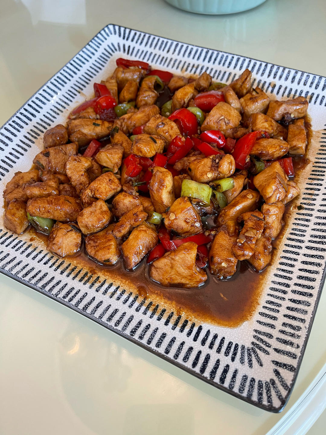 咸鲜可口的青红椒炒鸡丁