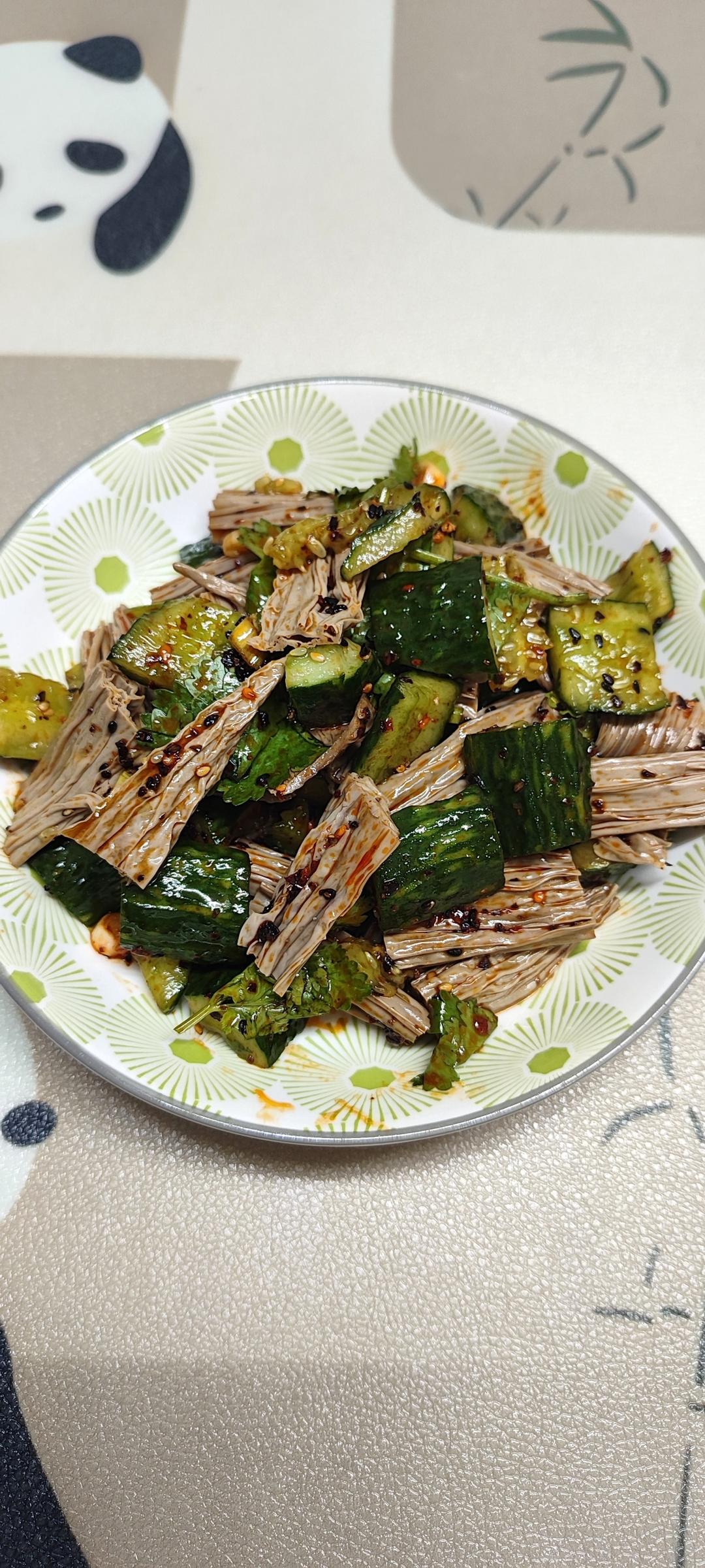 凉拌（腐竹木耳黄瓜）