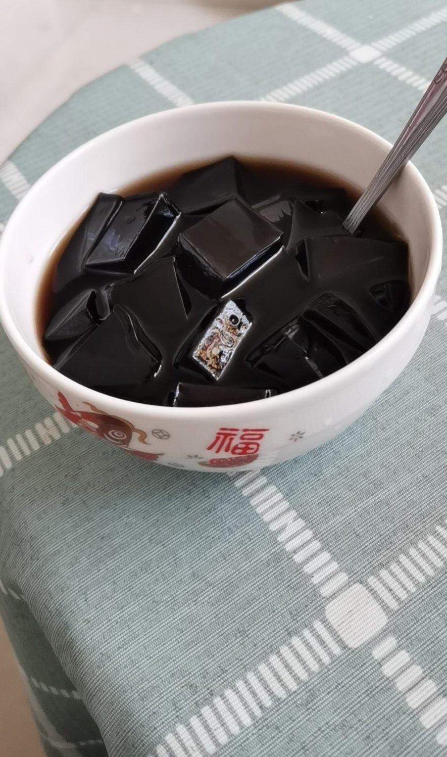 江门黑凉粉