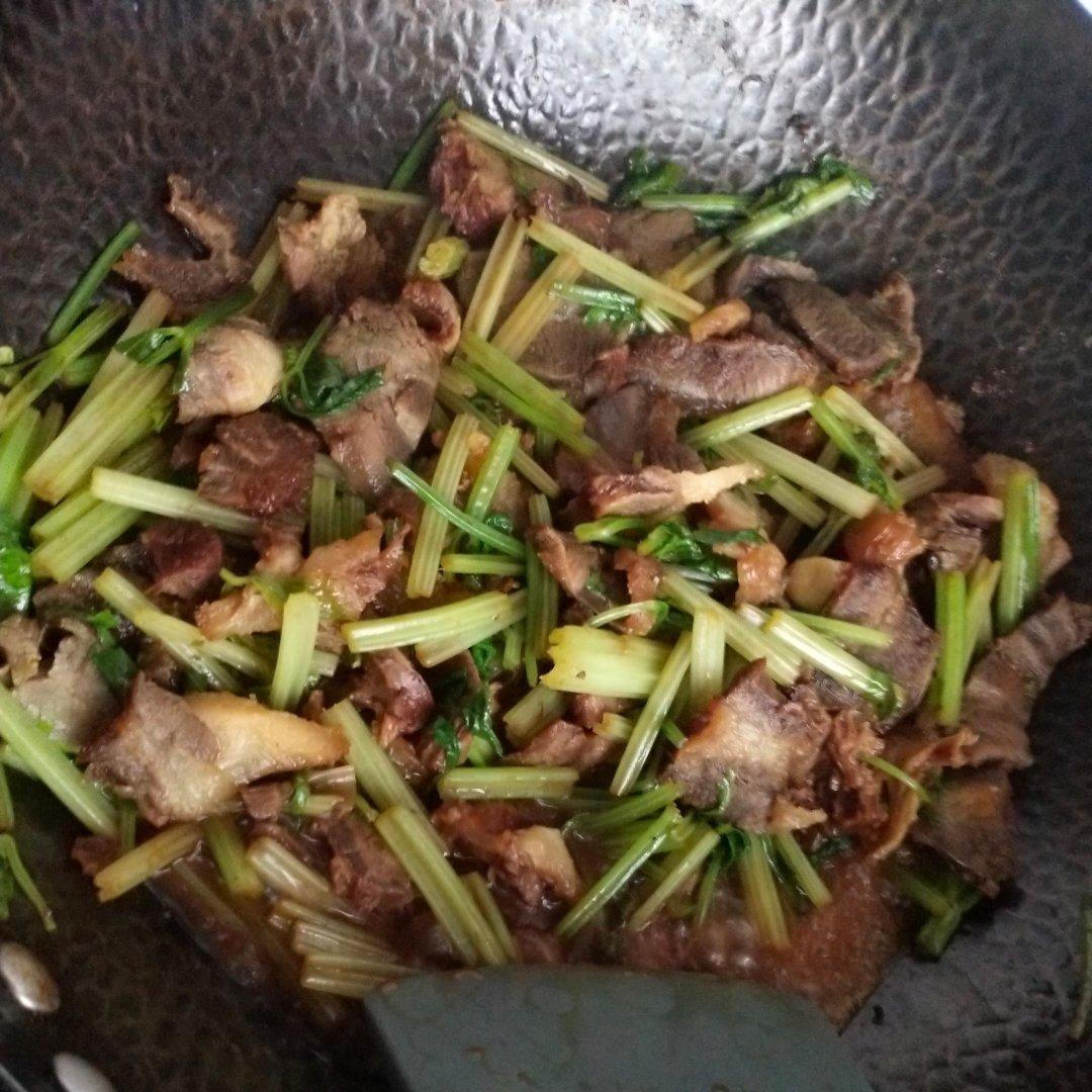 ㊙️家常菜‼️芹菜小炒牛肉‼️牛肉超级嫩滑哟