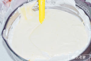 【UKOEO猛犸象热风炉】蛋糕的做法（超软酸奶杯子蛋糕）的做法 步骤10