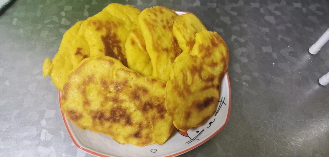 农家乐中的锅贴饼子（玉米饼子 大饼子）