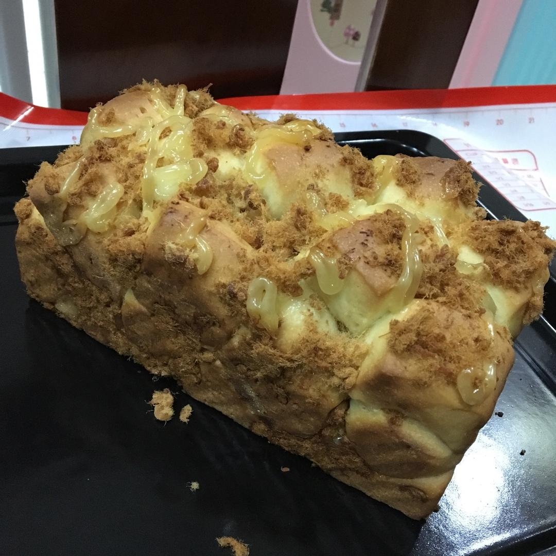 肉松沙拉酱面包！我的爱