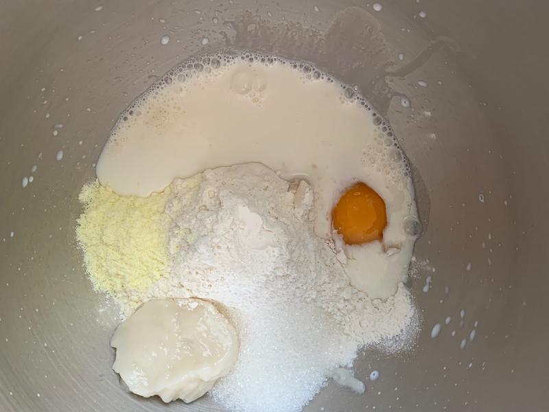 纯奶手撕吐司的做法 步骤1