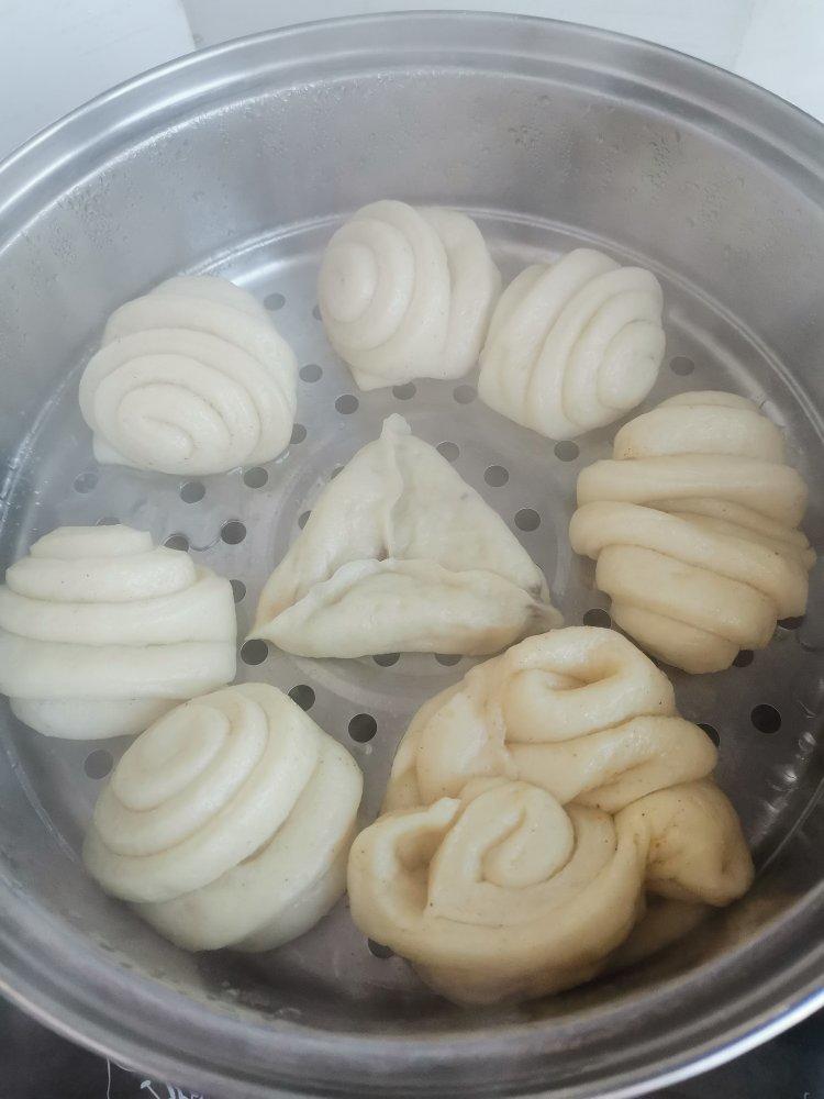 快手发面大花卷（含和面、揉面手法）
