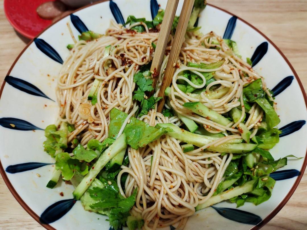 【酸辣凉拌面】夏天必备，酸辣开胃，连吃三大碗