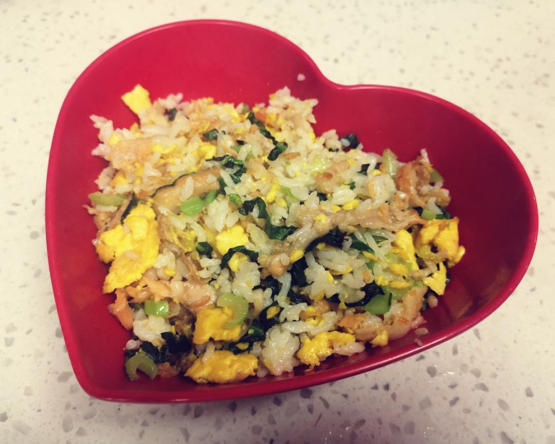王扁扁的狗饭——快手三文鱼炒饭